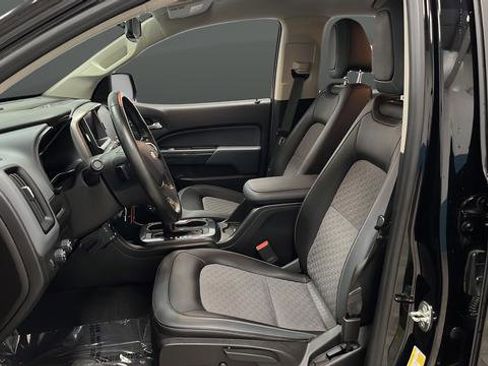 Used 2019 Chevrolet Colorado Z71 w/ Z71 Midnight Edition AWD/4WD image 9
