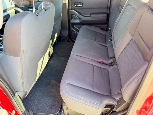 Used 2024 Nissan Frontier SV w/ SV Convenience Package image 23