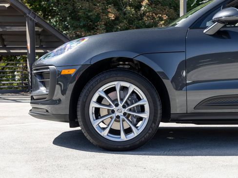 Certified 2026 Porsche Macan AWD/4WD image 13