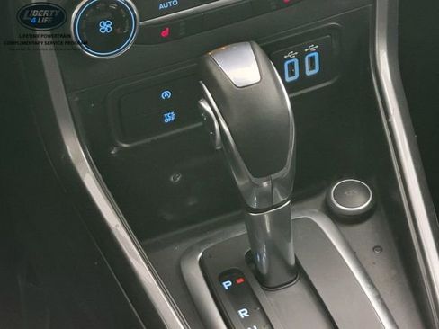 Certified 2022 Ford EcoSport SE image 26