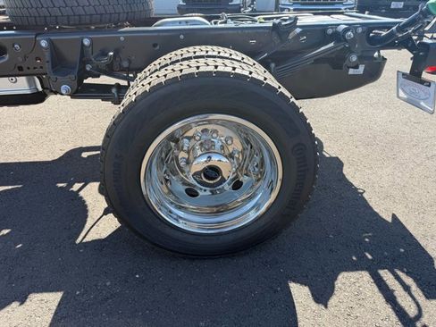 New 2026 Ford F550 4x4 Supercab Super Duty image 19