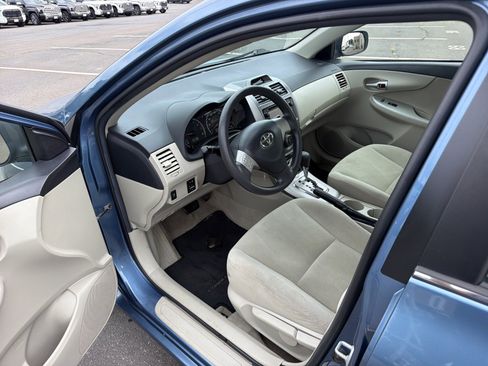 Used 2013 Toyota Corolla LE FWD image 16