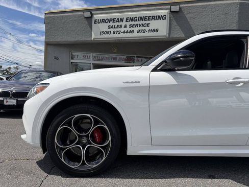 Used 2022 Alfa Romeo Stelvio Veloce AWD/4WD image 11