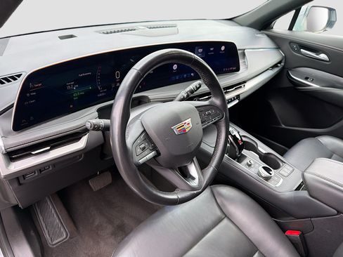Certified 2025 Cadillac XT4 Premium Luxury FWD image 9