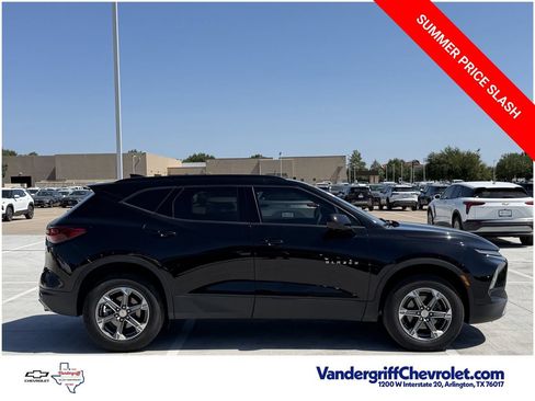 Certified 2024 Chevrolet Blazer LT w/ Convenience Package FWD image 3