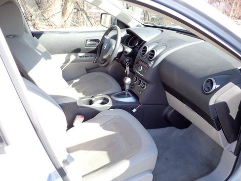 Used 2014 Nissan Rogue S image 6