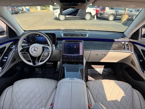Used 2023 Mercedes-Benz S 580 4MATIC Sedan w/ AMG Line image 2