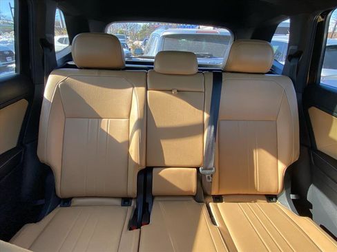 Certified 2024 Volkswagen Tiguan SE image 20