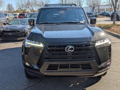 Used 2024 Lexus GX 550 w/ Accessory Package (2T) image 3