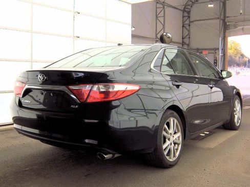 Used 2015 Toyota Camry XLE image 4