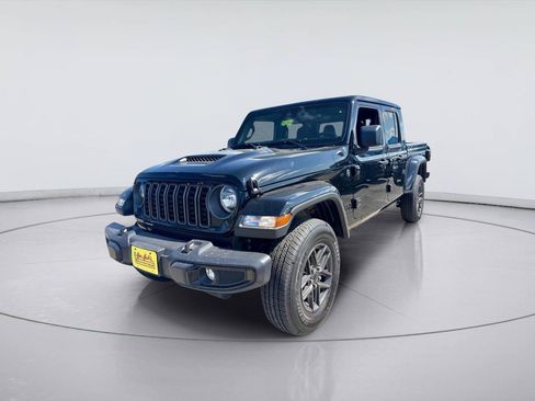 Used 2025 Jeep Gladiator Sport AWD/4WD image 9