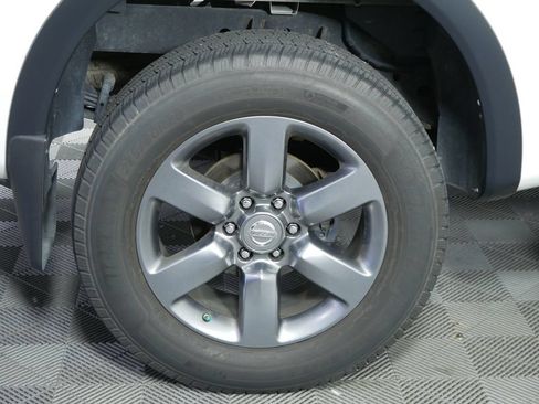 Used 2015 Nissan Titan SV w/ SV Value Truck Package AWD/4WD image 10