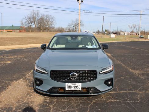 Used 2024 Volvo S60 B5 Plus image 3