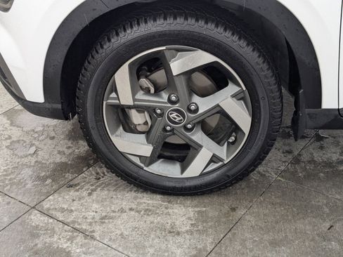 Certified 2023 Hyundai Venue SEL image 13