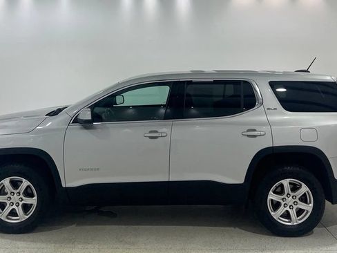 Used 2019 GMC Acadia SLE FWD image 2