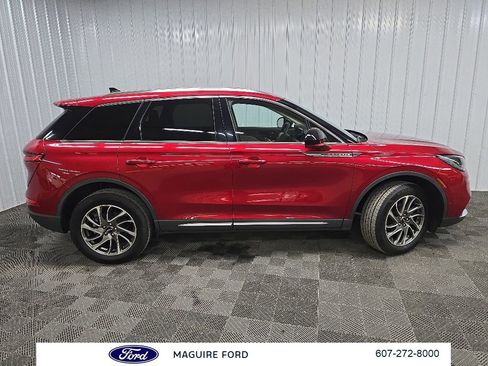 Used 2022 Lincoln Corsair AWD w/ Equipment Group 101A image 2