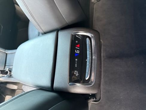 Used 2022 Cadillac XT6 Premium Luxury image 26