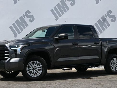 Used 2025 Toyota Tundra SR5 AWD/4WD image 1