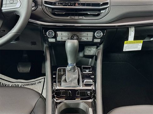 New 2026 Jeep Compass Latitude AWD/4WD image 19