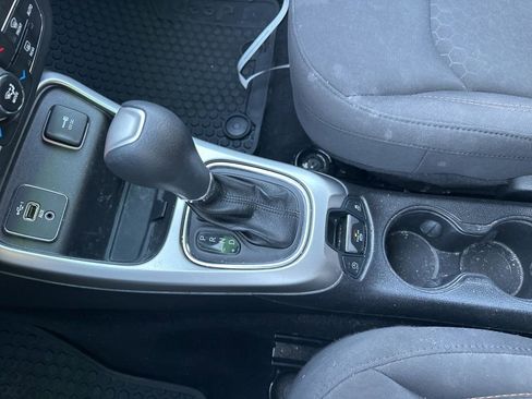 Used 2019 Jeep Compass Sport w/ Cold Weather Group image 14