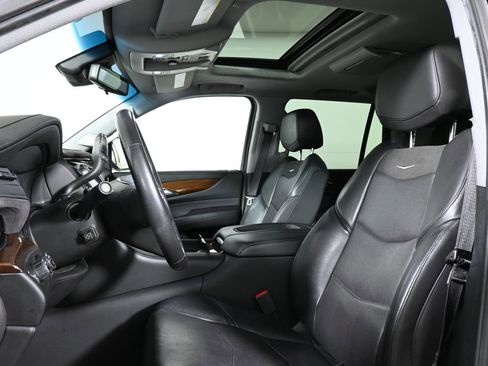Used 2020 Cadillac Escalade Premium Luxury w/ Escalade Sport Edition image 5
