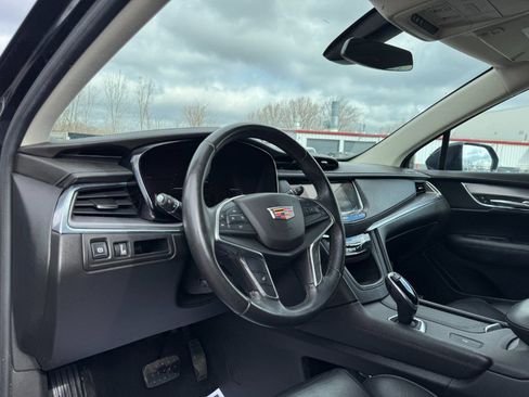 Used 2017 Cadillac XT5 Luxury image 14