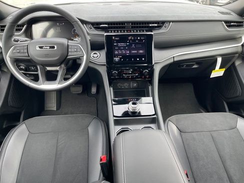 New 2025 Jeep Grand Cherokee L Altitude image 15