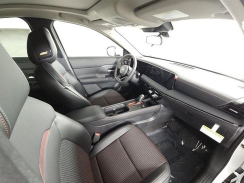 New 2025 Nissan Kicks SR w/ SR Premium Package image 14