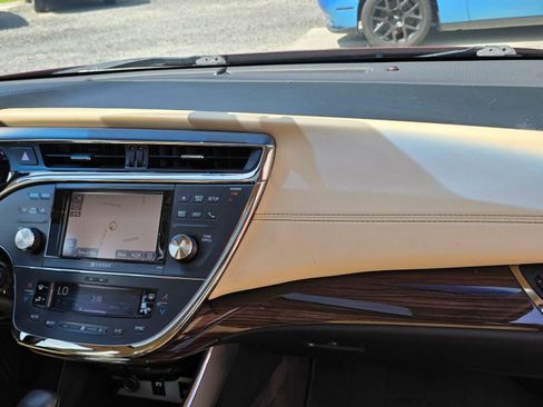 Used 2014 Toyota Avalon Limited w/ Technology Package FWD image 13