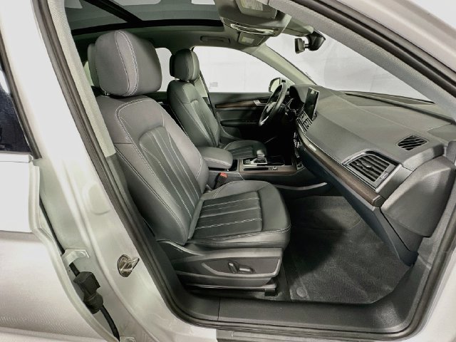 Used 2023 Audi Q5 2.0T Premium w/ Convenience Package AWD/4WD image 28