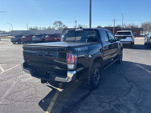 Used 2022 Toyota Tacoma TRD Off-Road image 7