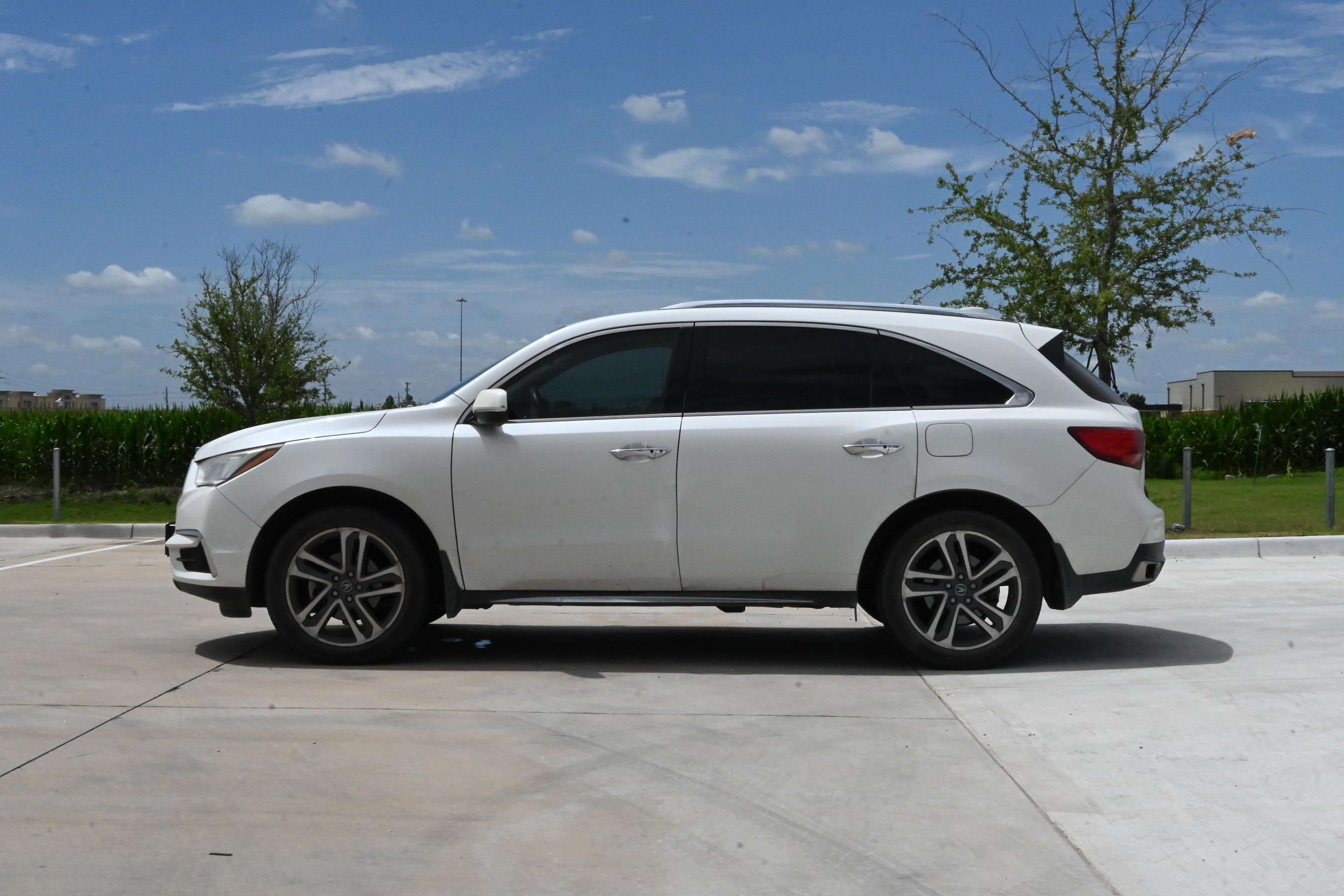 Used 2018 Acura MDX w/ Advance & Entertainment Pkg FWD image 6