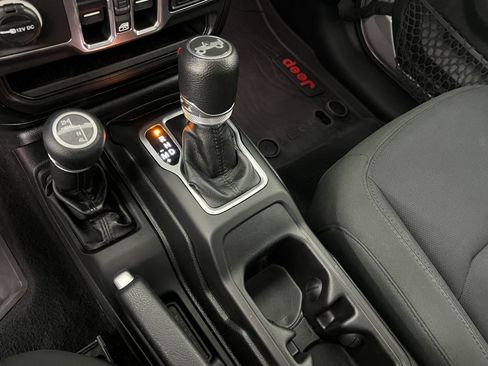 Used 2018 Jeep Wrangler Unlimited Sport S image 30