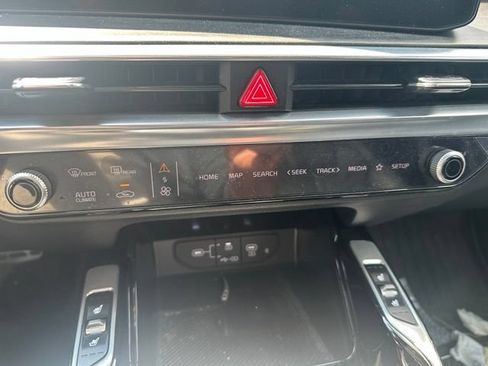 Used 2025 Kia Sorento SX Prestige AWD/4WD image 15