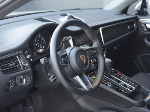 Certified 2026 Porsche Macan Turbo AWD/4WD image 4