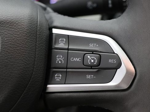Used 2025 Jeep Compass Limited AWD/4WD image 19