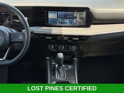 Used 2025 Nissan Kicks SV FWD image 20