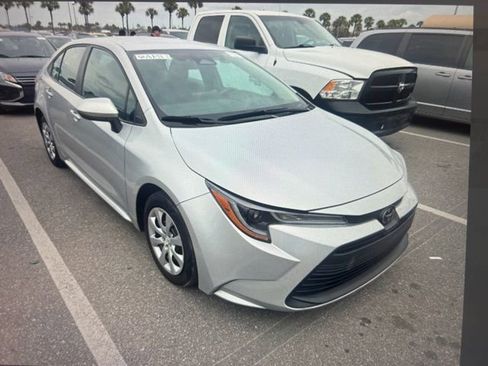 Used 2023 Toyota Corolla LE image 6