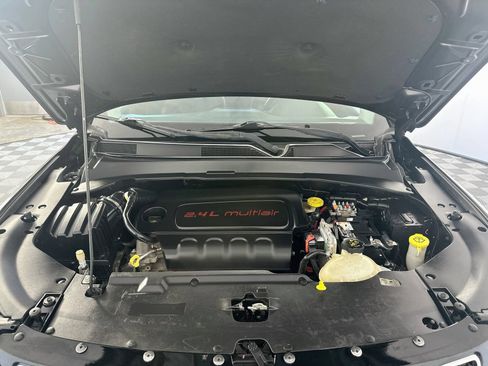 Used 2017 Jeep Compass Latitude w/ Popular Equipment Group AWD/4WD image 29