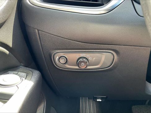 Certified 2022 Chevrolet Equinox LT FWD image 32