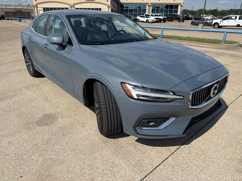Used 2022 Volvo S60 B5 Inscription AWD/4WD image 18