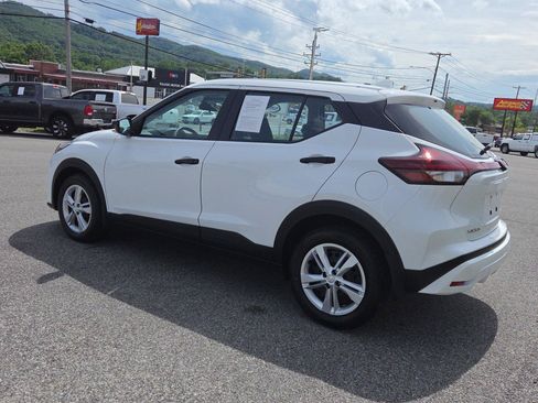 Used 2025 Nissan Kicks Play S FWD image 5