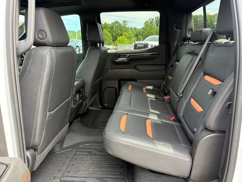 Certified 2023 GMC Sierra 1500 AT4 w/ Technology Package AWD/4WD image 9