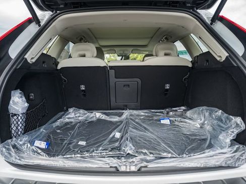 New 2026 Volvo XC60 B5 Ultra w/ Protection Package Premier image 10