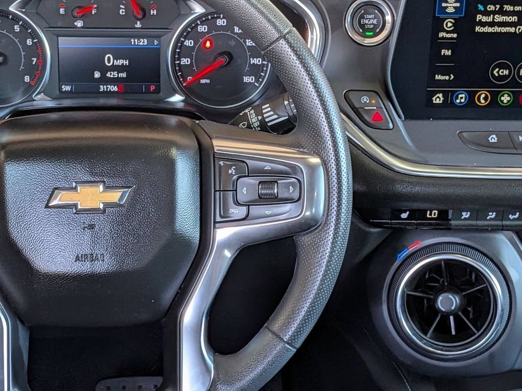 Used 2025 Chevrolet Blazer LT FWD image 18