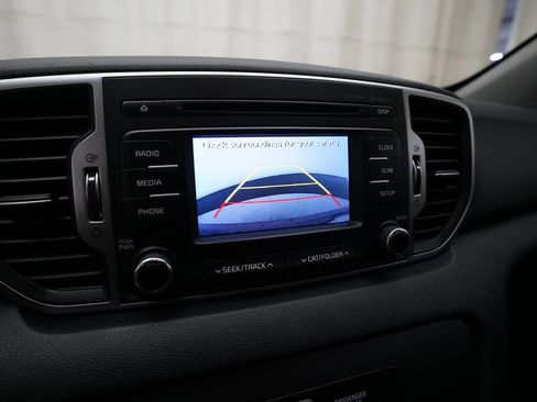 Used 2018 Kia Sportage LX AWD/4WD image 19