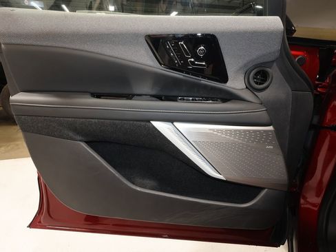 Certified 2025 Cadillac Optiq Sport 2 w/ LPO, Floor Liner Package image 21