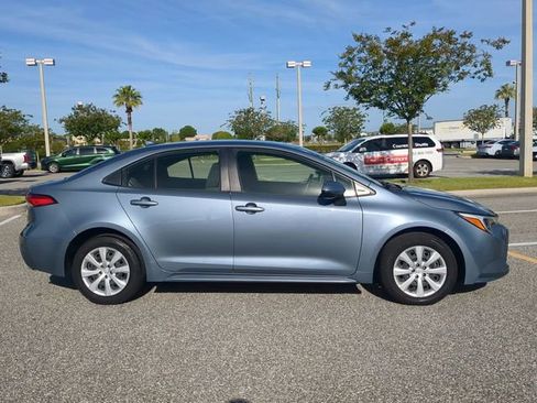 Certified 2023 Toyota Corolla LE image 3