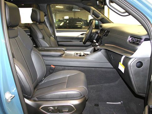 New 2026 Jeep Grand Wagoneer L Limited AWD/4WD image 35