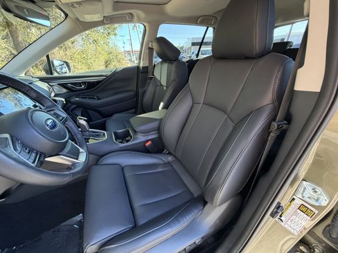 Used 2025 Subaru Outback Limited image 17